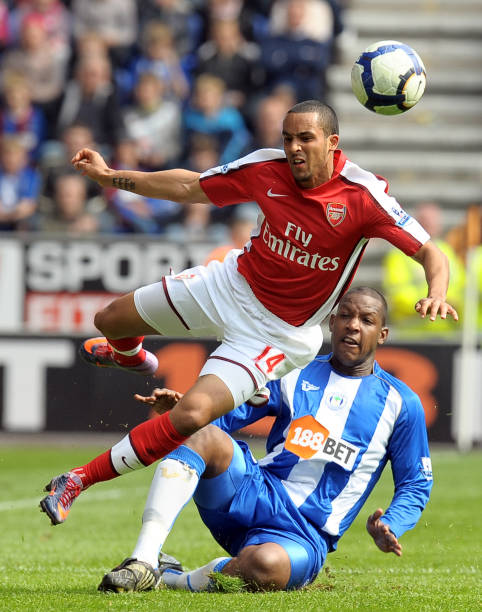 通过开放的 通过开放的