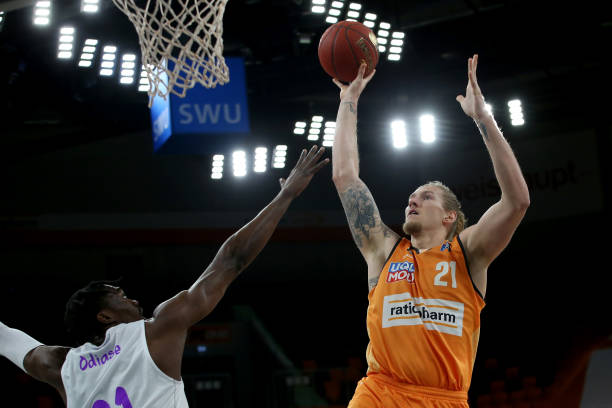 也折射出阿 也折射出阿