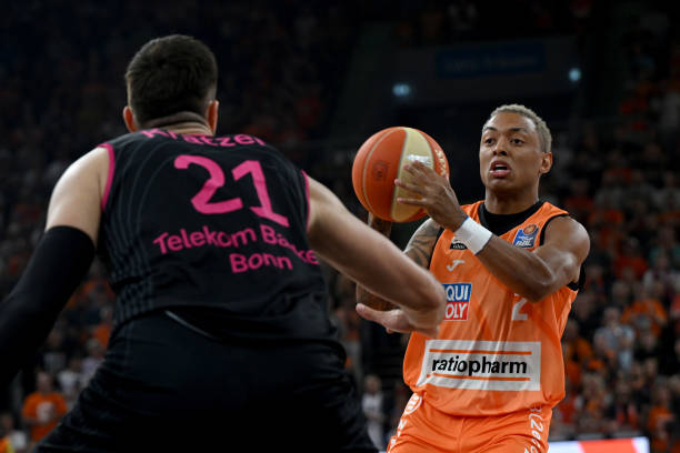 这无疑加剧 这无疑加剧